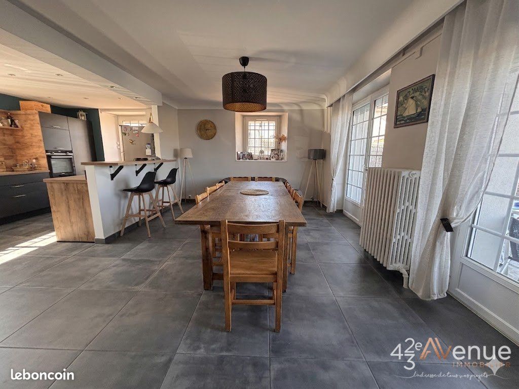 Maison 10 pièces 225 m² · à Monistrol-sur-Loire · 225 m² · 399 000 €