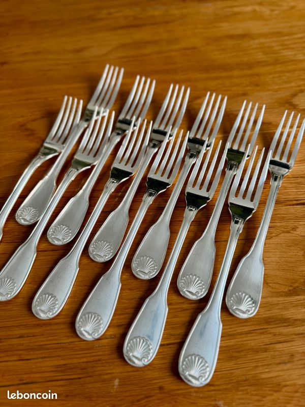 8 Fourchettes De Table Christofle Modèle Coquille, Métal Argenté, Occasion