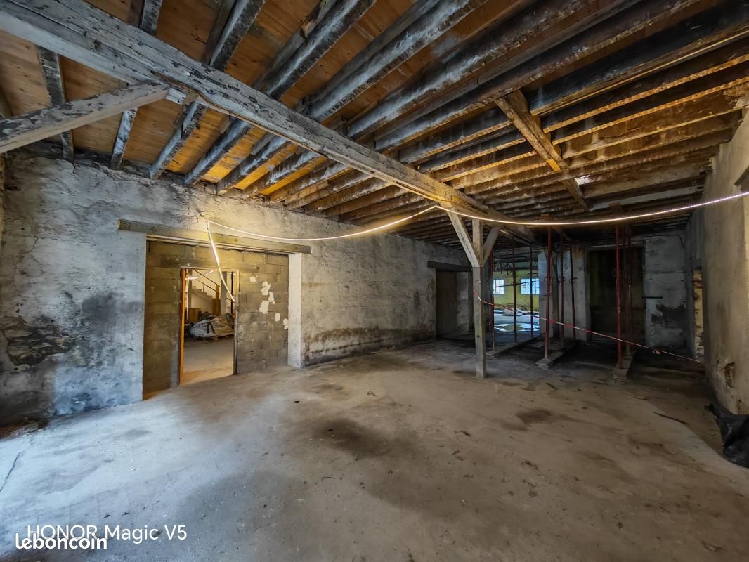 Immeuble 15 pièces 2 850 m² (image 18)