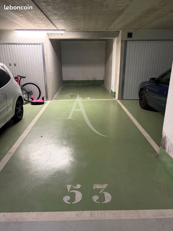 Parking/box NOGENT SUR MARNE · à Nogent-sur-Marne · 160 €/mois