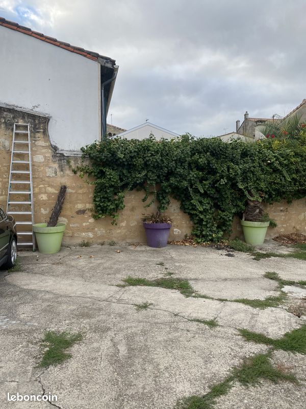 Parking/box Bordeaux · 99 €/mois
