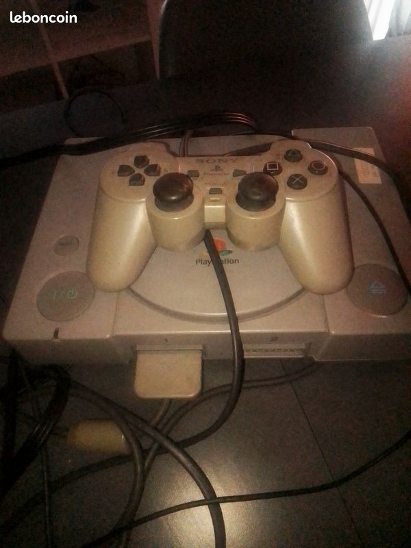 PlayStation 1 plus 1 manette (image 1)