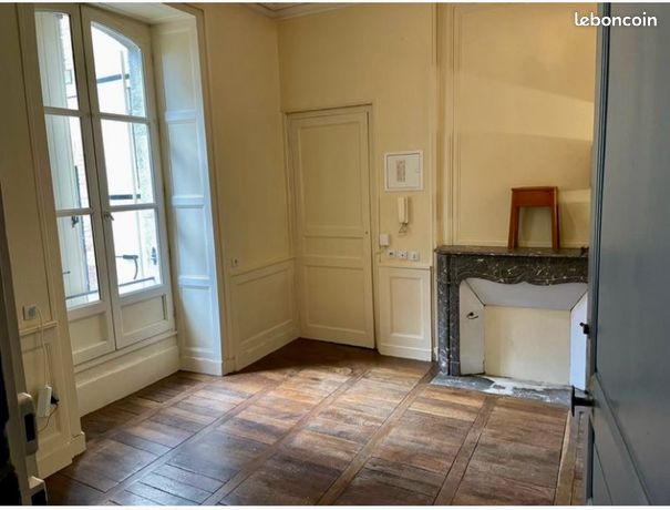 À louer studio proche fac de droit/ Sces Po et Sces eco