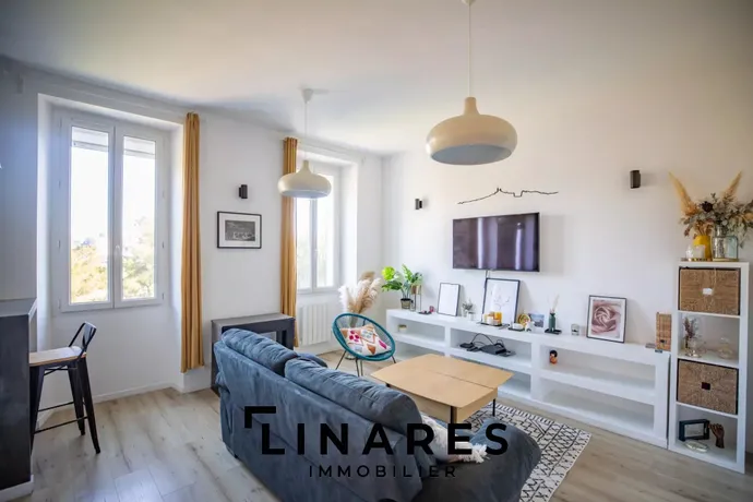 Déjà loué - Cinq Avenues - T2/3 meublé - balcon - 1 040 € — Terrasse en  Ville Immobilier