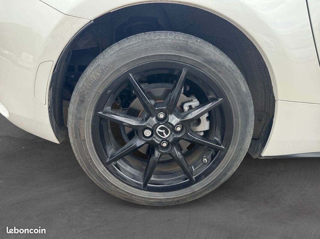 MAZDA MX5 1.5 i - 16V 132 CV DYNAMIQUE ENTRETIEN COMPLET GARANTIE 12 MOIS (image 16)