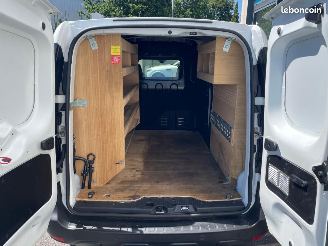 Renault Express Van TCE 100 - 22 CONFORT + PACK EASY LINK NAVIGATION (image 21)
