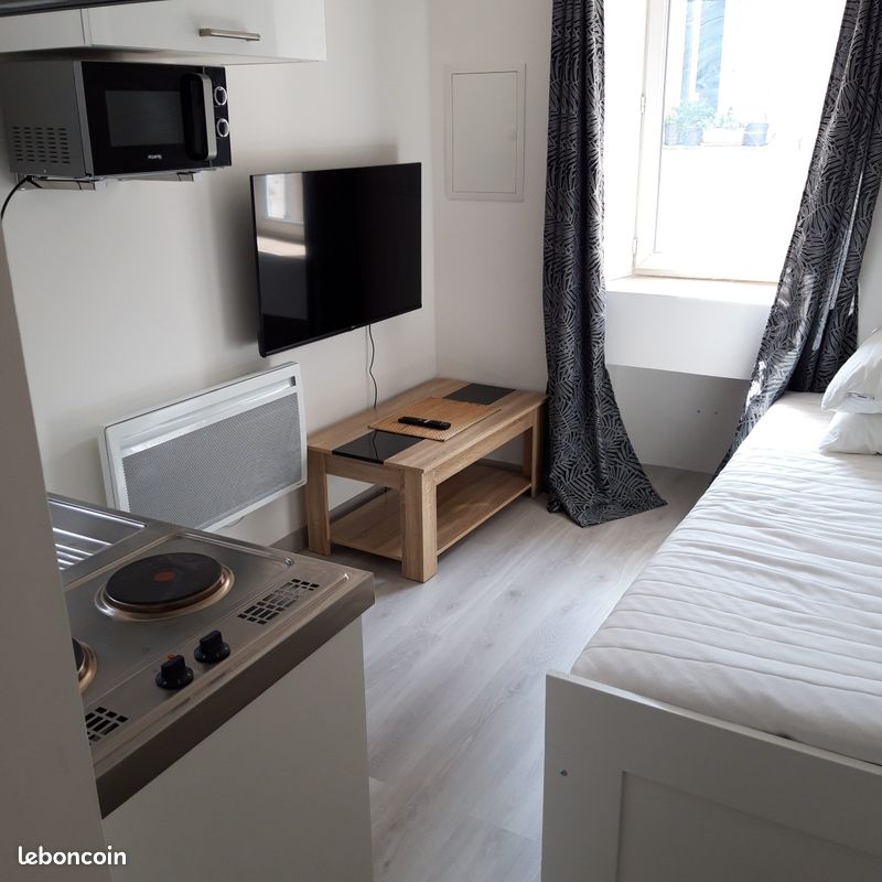 Appartement 1 pièce 14 m² · à Nîmes · 14 m² · 300 €