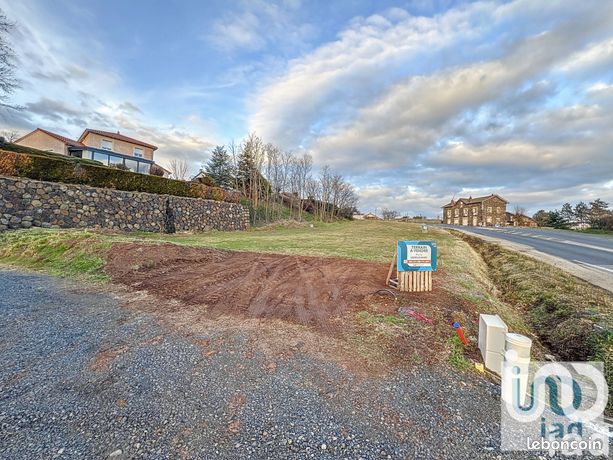 Terrain 735 m² Coubon