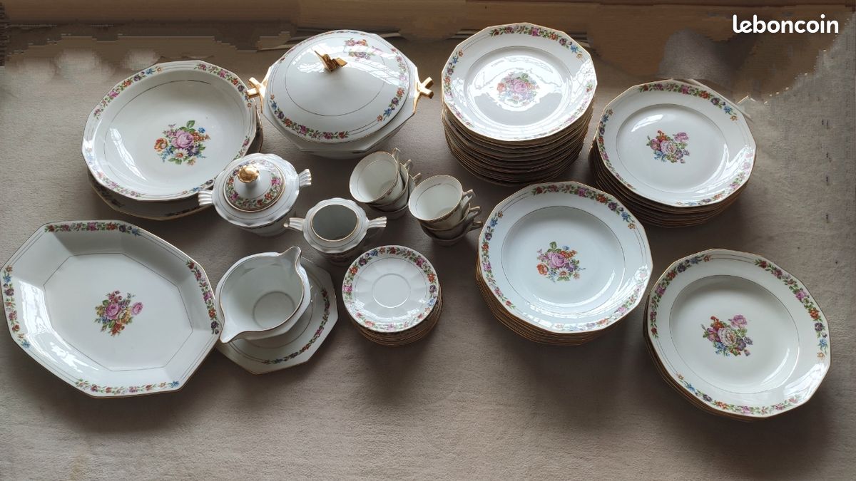 Lot Vaisselle ancienne vintage 58 pièces Porcelaine de Limoges floral et dorures (image 4)