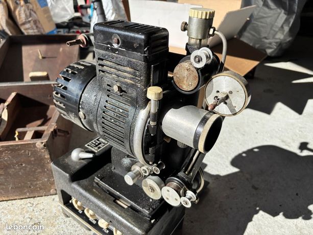 Projecteur cinématographique ANDRE DEBRIE 16mm modele MB15 - Collection