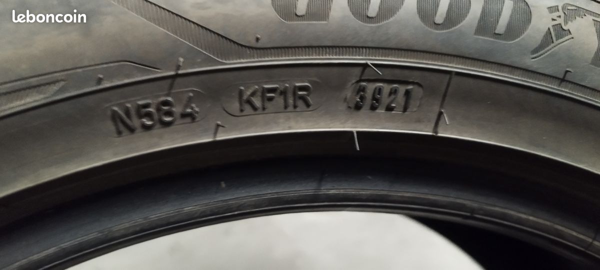Pneus Hiver Goodyear UltraGrip Performance+ 235/50 R19 103V (image 3)