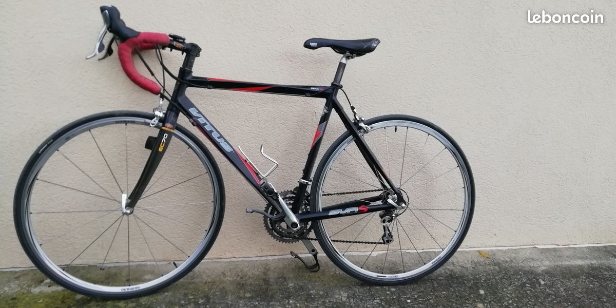 vélo de course Vitus plus Carbone 3 KAS (Gebraucht) in PORRENTRUY für