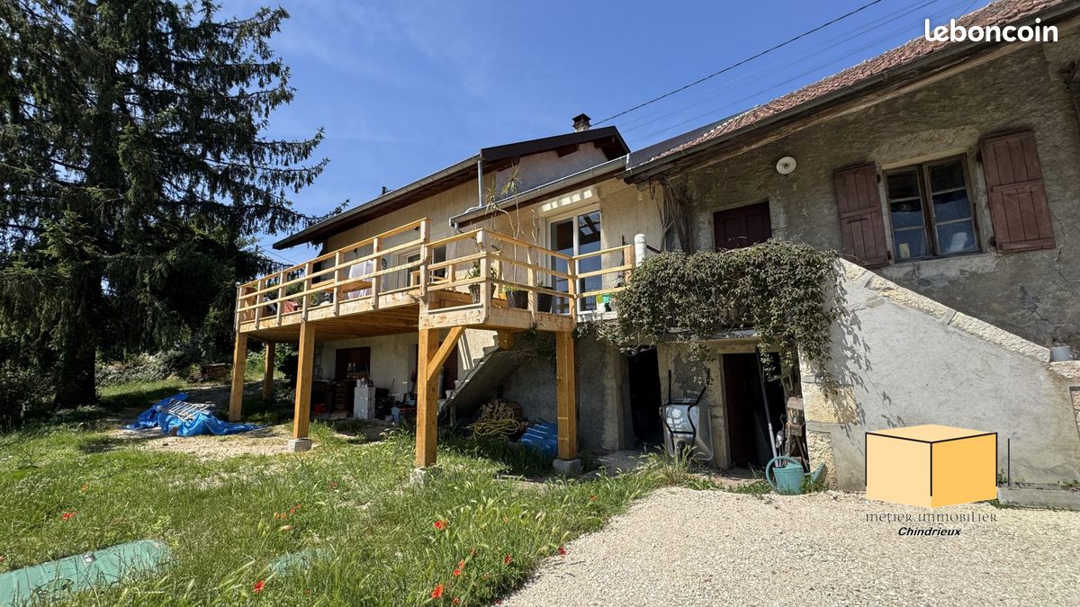 Maison 5 pièces 90 m² · à Corbonod · 90 m² · 380 000 €