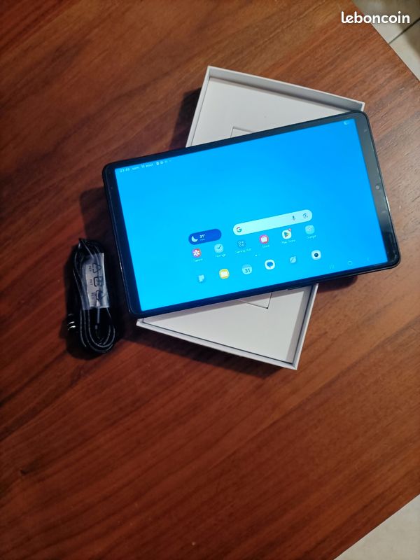 Tablette Samsung Galaxy A9 (image 1)