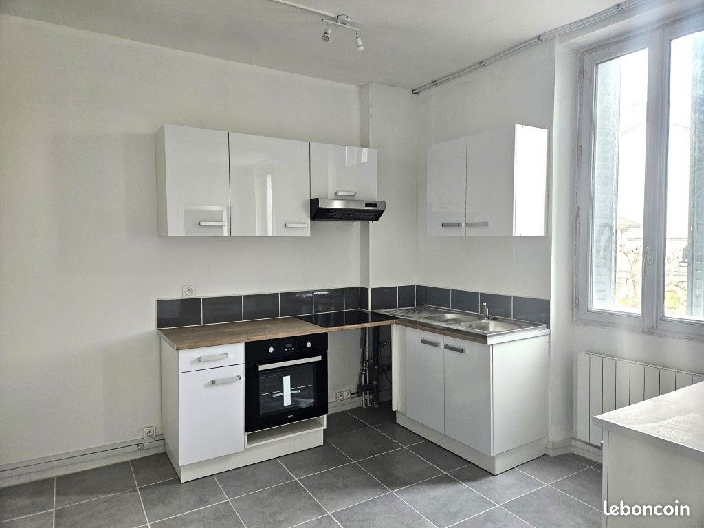 Appartement 2 pièces 43 m² · à Roussillon · 43 m² · 468 €/mois