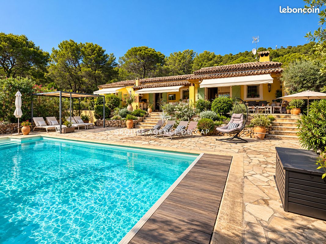 Maison 7 pièces 165 m² · à Roquebrune-sur-Argens · 165 m² · 945 000 €