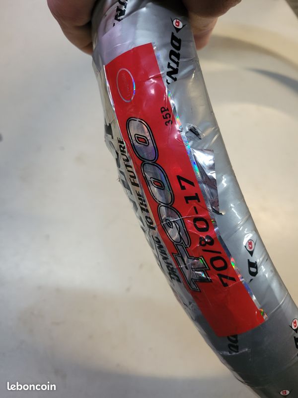Pneu racing équivalent m29competition 70/80 17 dunlop tt900 (image 1)