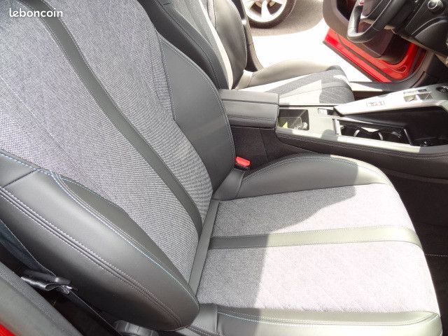 Peugeot 408 1.2 PURETECH 130CH S&S ALLURE EAT8 (image 13)