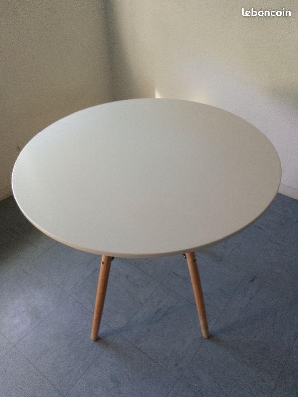 Table ronde (image 1)