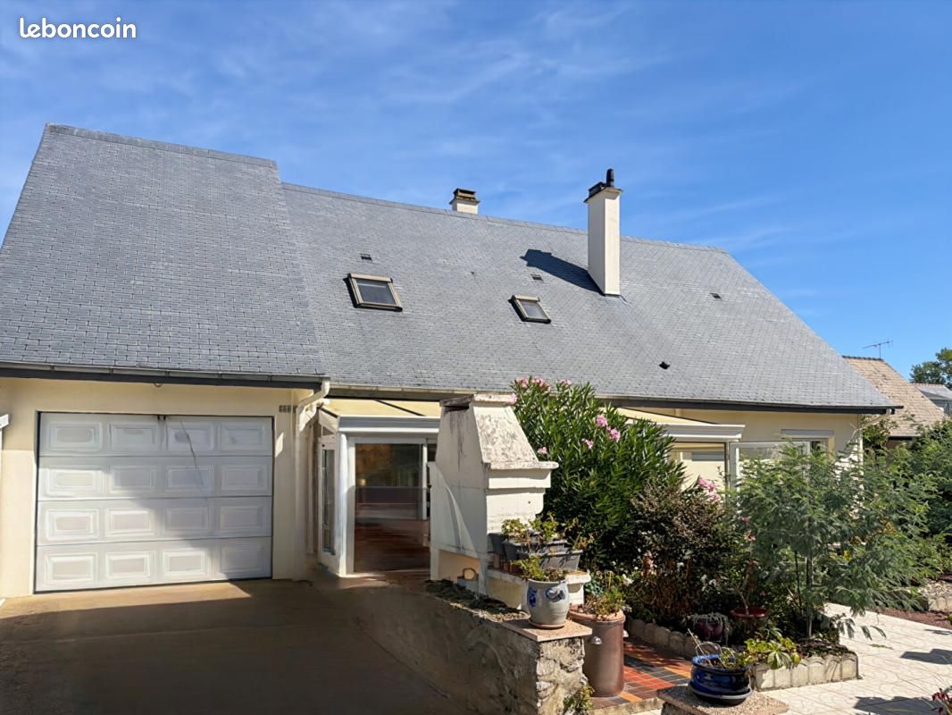 Maison 9 pièces 156 m² · à Sablé-sur-Sarthe · 156 m² · 168 000 €