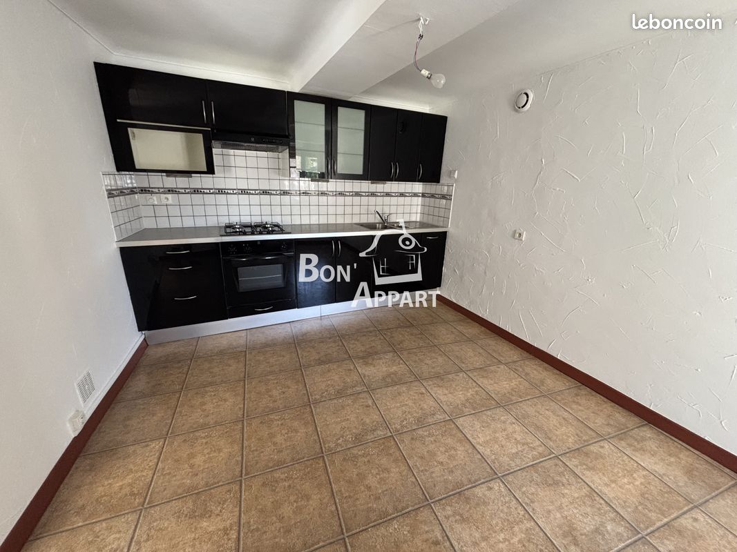 Appartement 3 pièces 80 m² · à Saint-Privat-la-Montagne · 80 m² · 700 €/mois