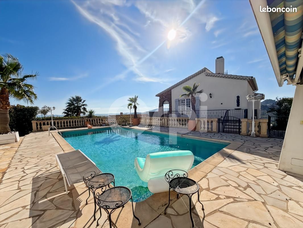 Maison 7 pièces 228 m² · à Hyères · 228 m² · 1 490 000 €