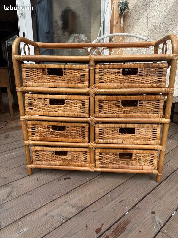 Commode vintage en rotin – 8 tiroirs – style bohème (image 1)