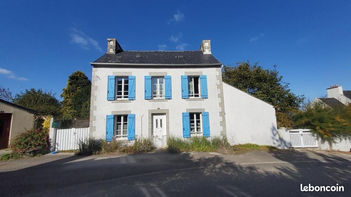 Maison 7 pièces 104 m² · à Poullaouen · 104 m² · 99 900 €