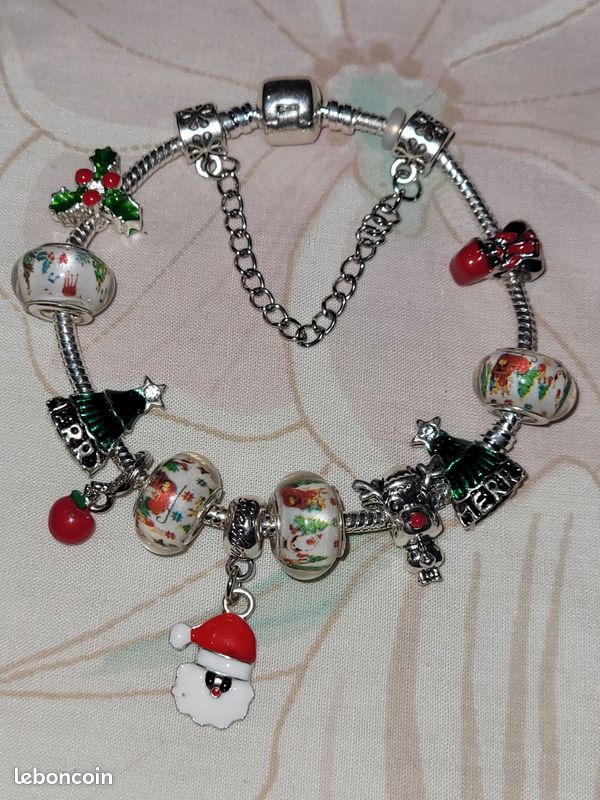 Bracelet complet de Noël – 20 cm – 11 charms + chaîne de sécurité (image 1)