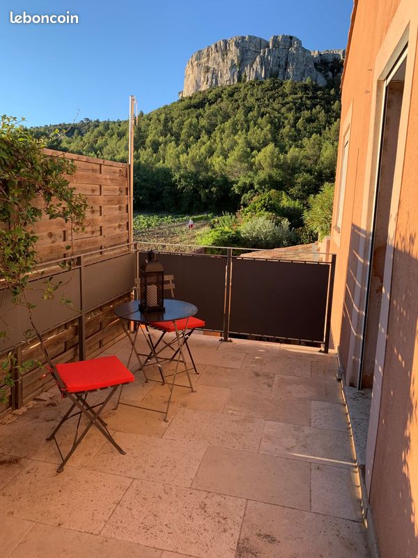 Appartement 1 pièce 22 m² · à Roquefort-la-Bédoule · 22 m² · 555 €/mois