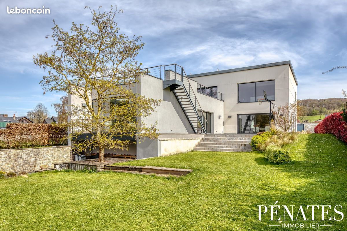 Maison 8 pièces 338 m² · à Saint-Martin-de-Boscherville · 338 m² · 995 000 €
