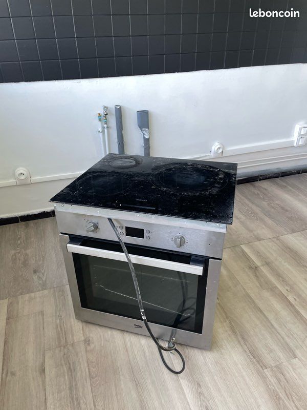 URGENT Four et plaque de cuisson beko (image 1)
