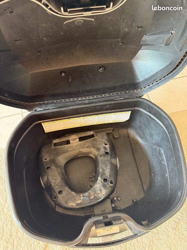 Top case GIVI Blade + dosseret + platine (image 3)