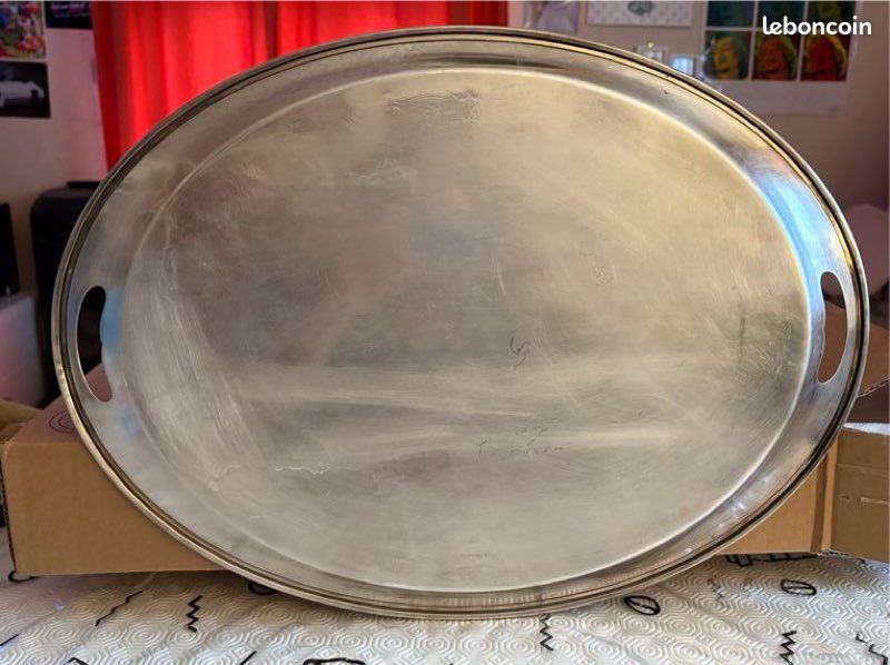 Christofle modèle Malmaison, plat ovale 45,5 x 31,2 cm, mét