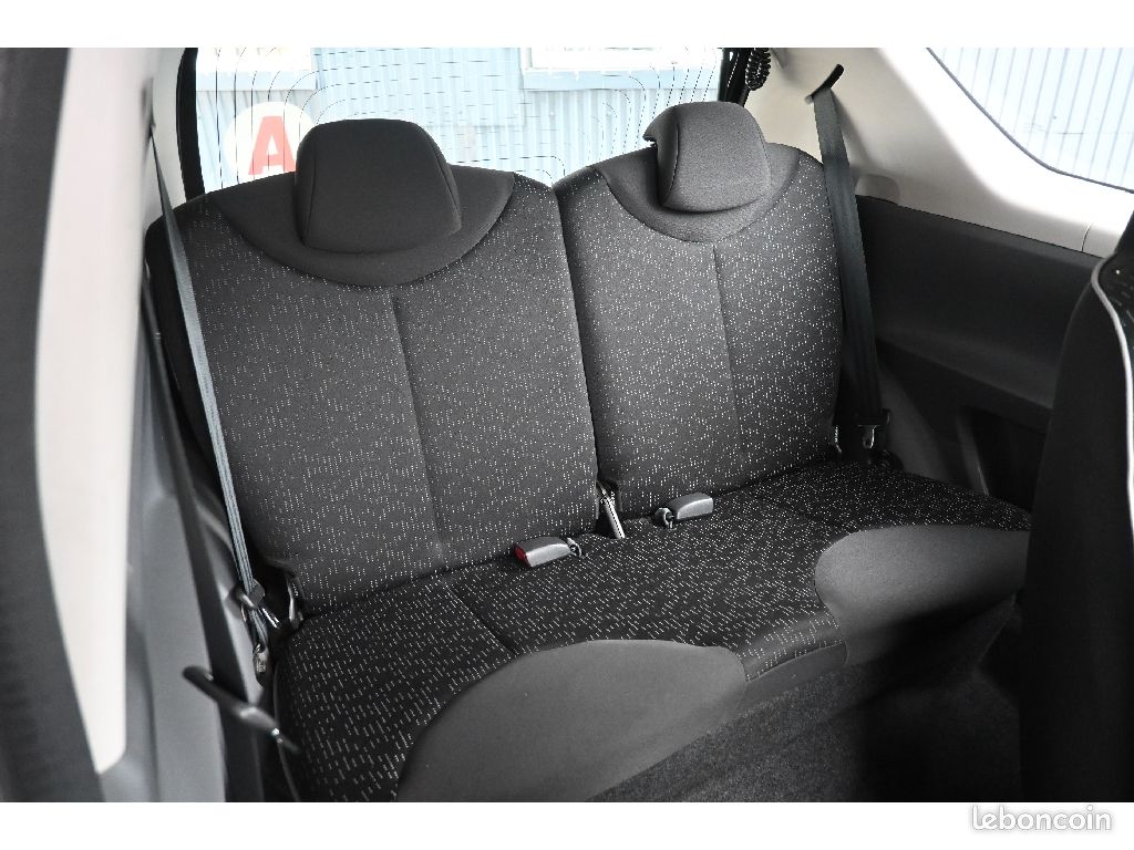 Peugeot 107 1.0e 12V 68ch BLUE LION Trendy (image 4)