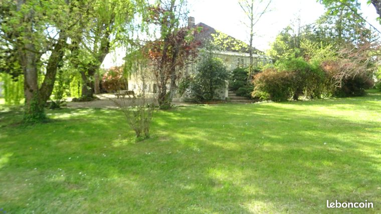 Genlis proche belle propriete sur grand terrain