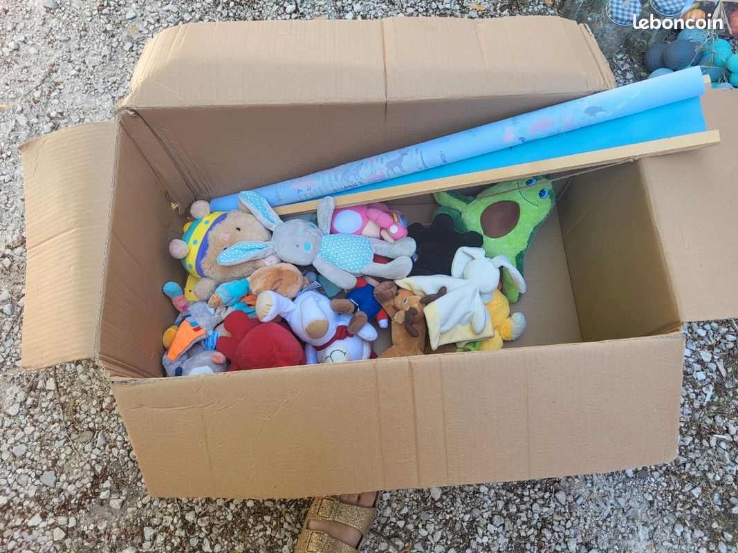 Lot vide grenier (image 1)