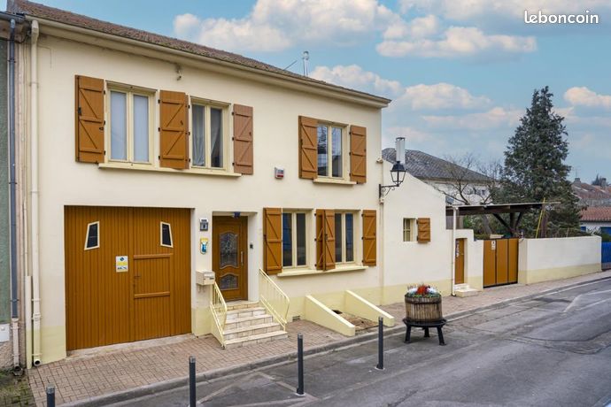 Propriété 5 pièces 172 m²