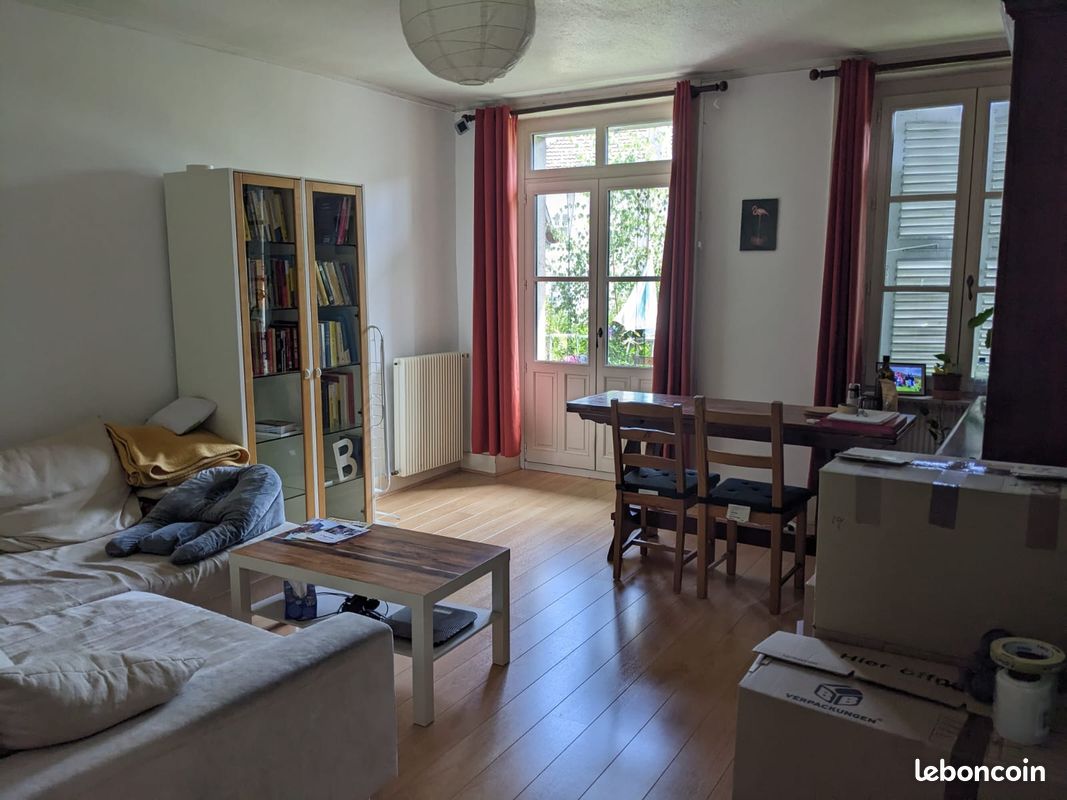 Appartement 6 pièces 135 m² · à Ferney-Voltaire · 135 m² · 2 400 €/mois