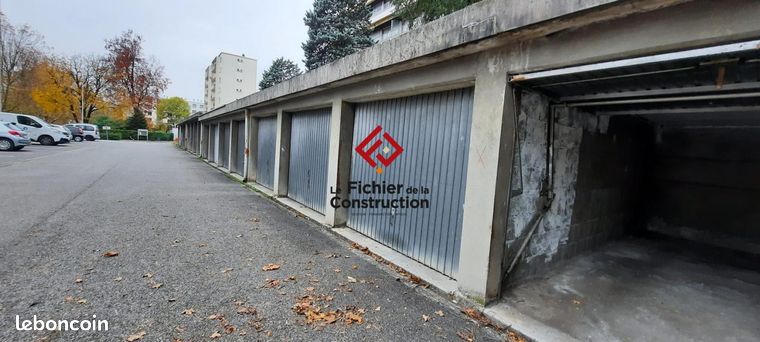 https://img.leboncoin.fr/api/v1/lbcpb1/images/a0/27/38/a02738cf82c3b2e0e87779df1b9c7994dfe8aab0.jpg?rule=ad-image