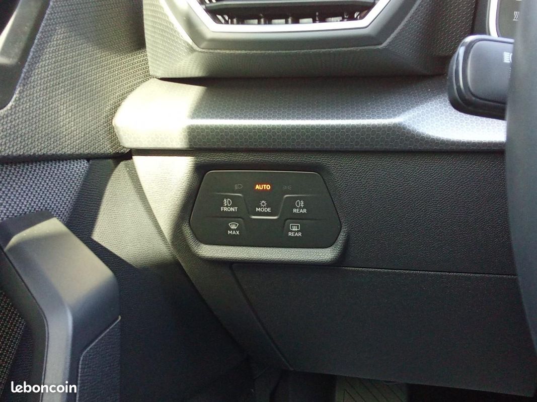 SEAT LEON 1.5 eTSI Hybrid 115 DSG7 Style (image 17)