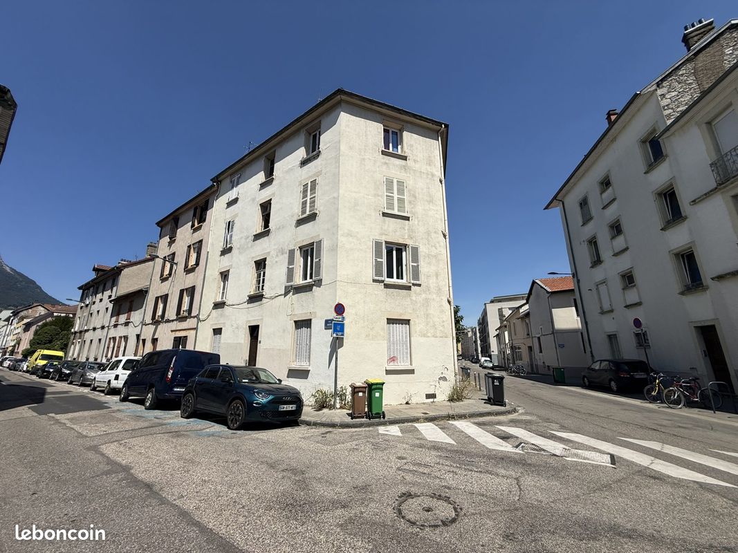 Appartement 2 pièces 38 m² · à Grenoble · 38 m² · 120 000 €