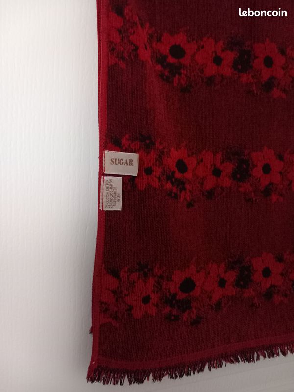 Echarpe rouge et noire (image 3)