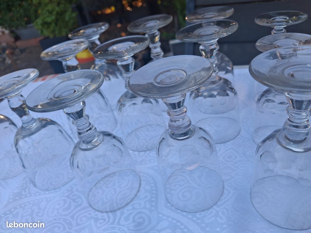 Vends lot verres à pied anciens 10 petits 5 moyens 11 grands (image 5)