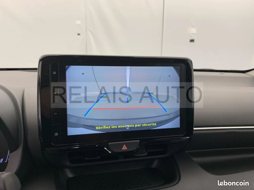 NEUF -14% TOYOTA YARIS HYBRIDE 116h DESIGN + PACK CONFORT (image 8)