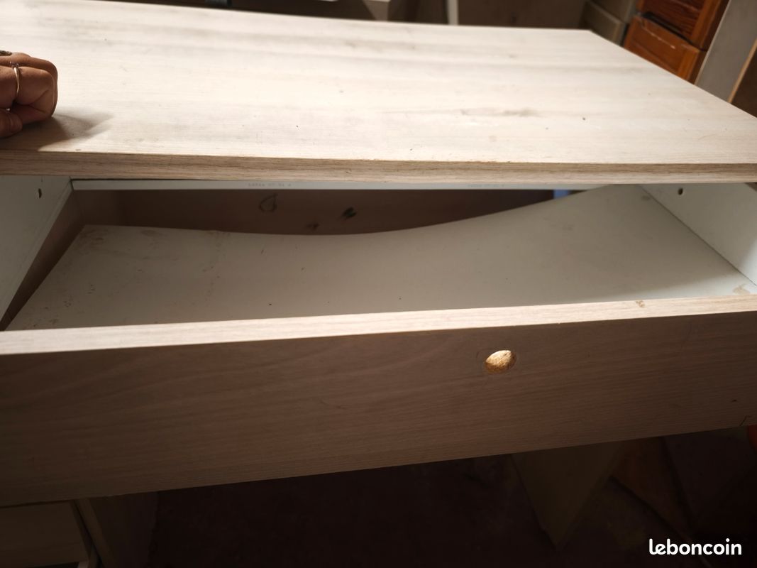 Vend bureau avec tiroir (image 3)