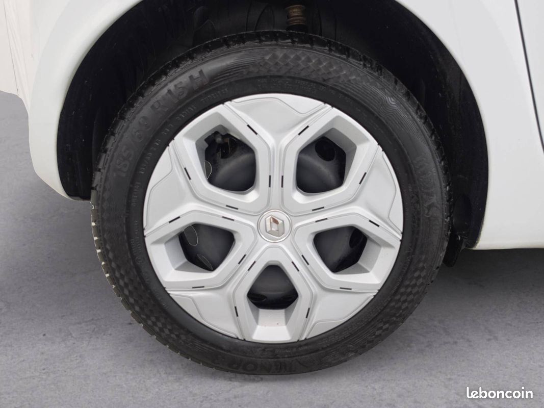 RENAULT Twingo III E-Tech Authentic (image 22)