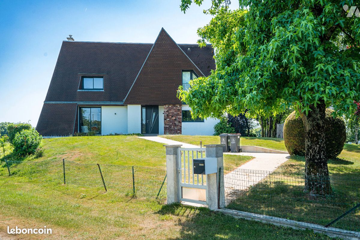Maison 7 pièces 160 m² · à Crevin · 160 m² · 376 200 €