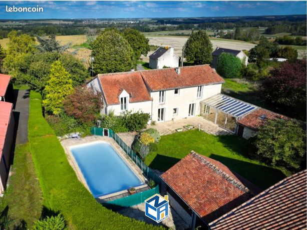 Propriété 9 pièces 266 m²