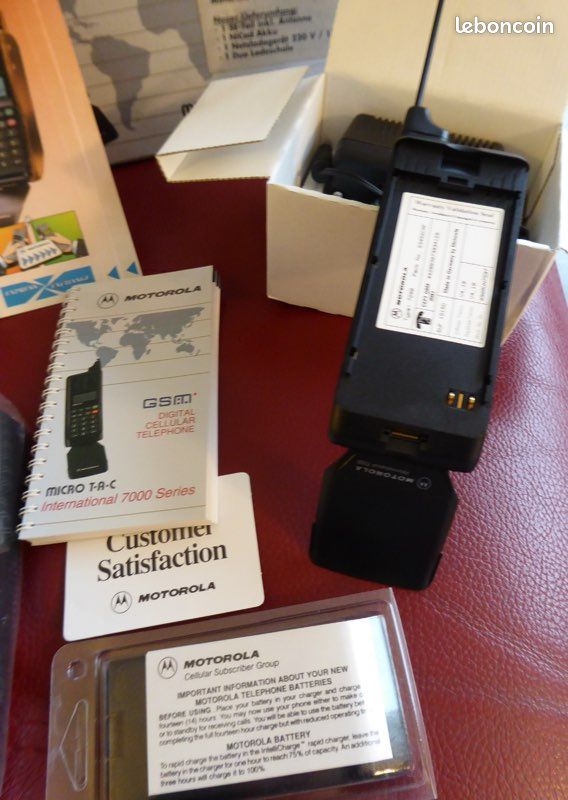 Téléphone portable motorola vintage année 90 neuf collector - Téléphones & Objets connectés